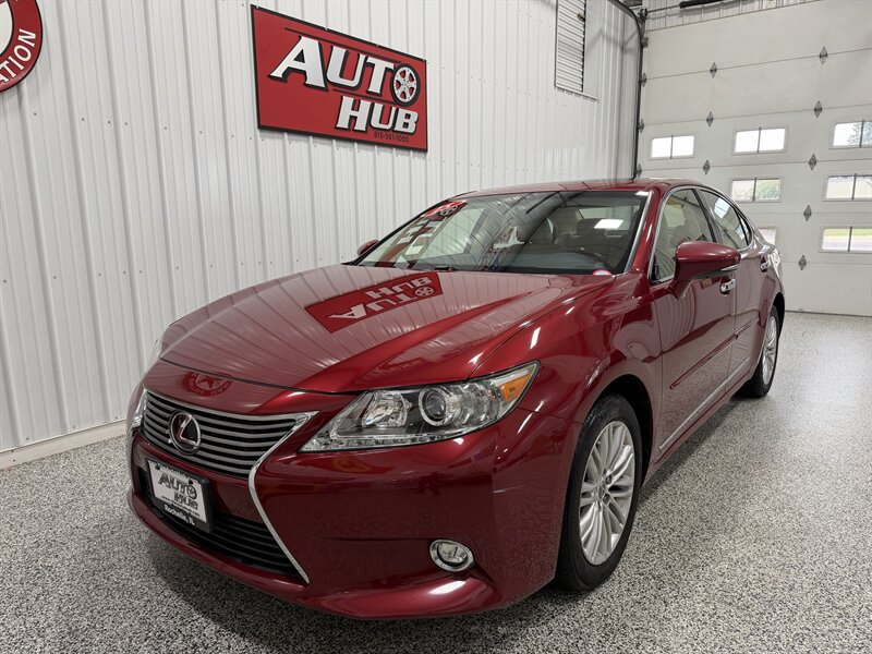 Used 2015 Lexus ES 350 w/ Luxury Package FWD image 2