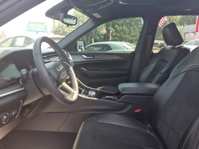 Used 2023 Jeep Grand Cherokee Altitude AWD/4WD image 5