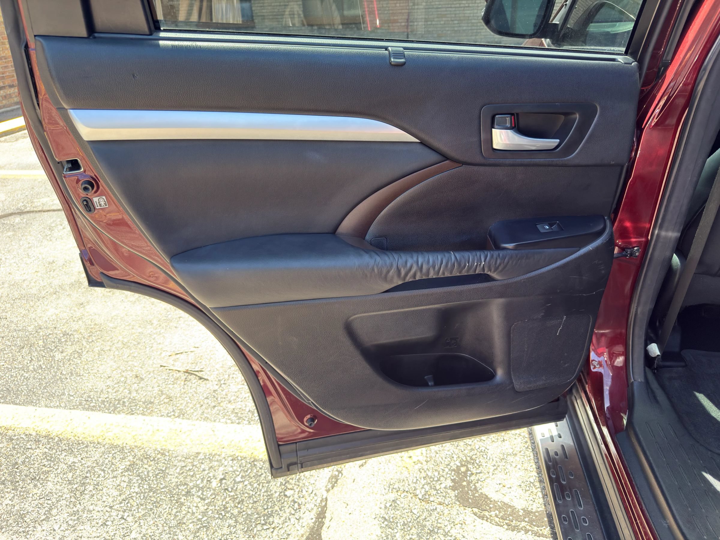 Used 2015 Toyota Highlander XLE FWD image 30