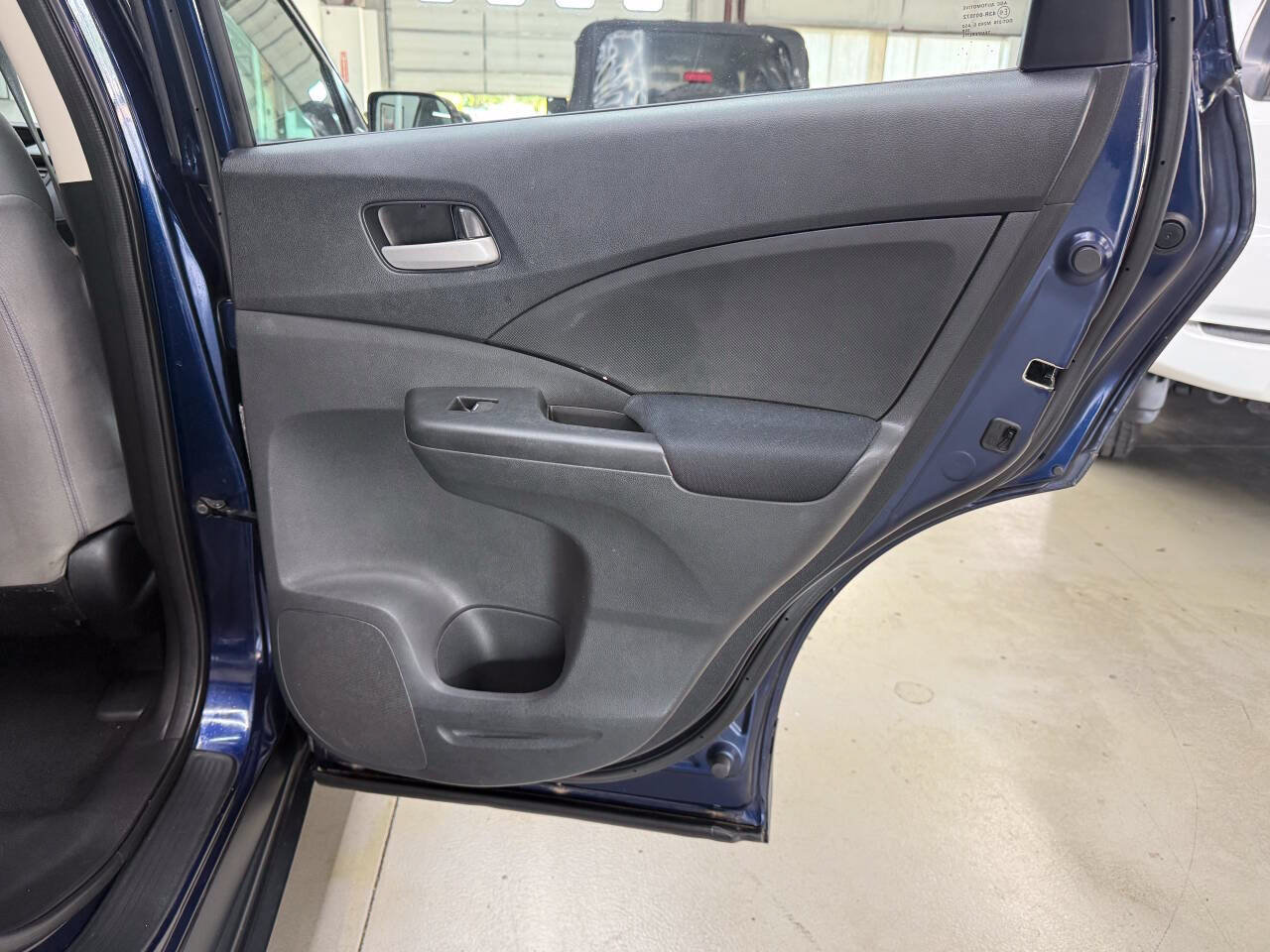 Used 2015 Honda CR-V LX image 13