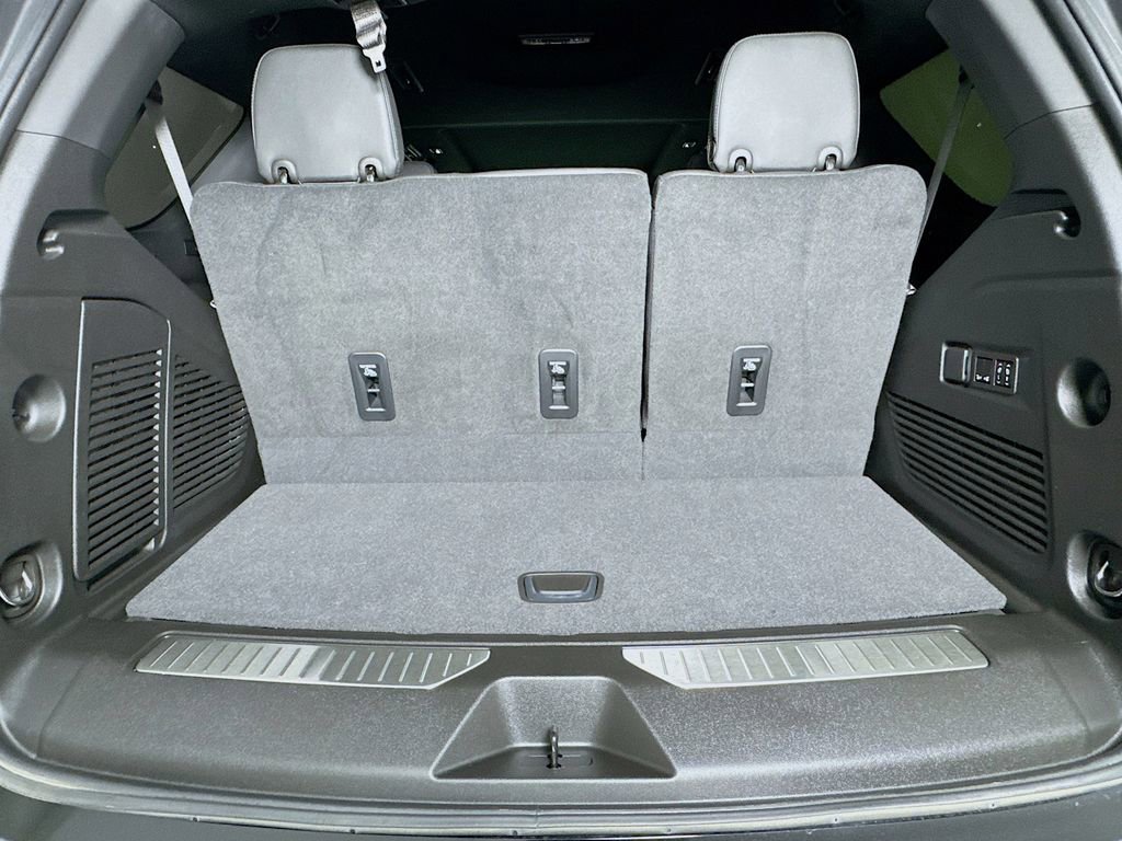 Used 2023 Chevrolet Tahoe High Country AWD/4WD image 29