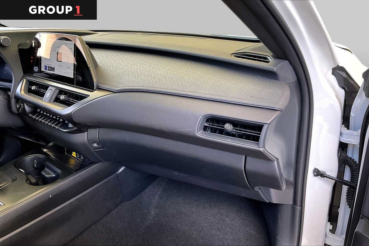 Certified 2026 Lexus UX 300h FWD image 16
