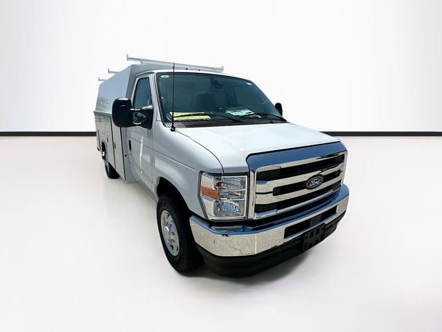 New 2026 Ford E-350 and Econoline 350 Super Duty w/ Power Equipment Group image 2