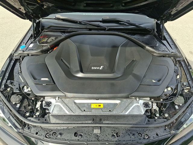 Used 2023 BMW i4 eDrive35 image 33