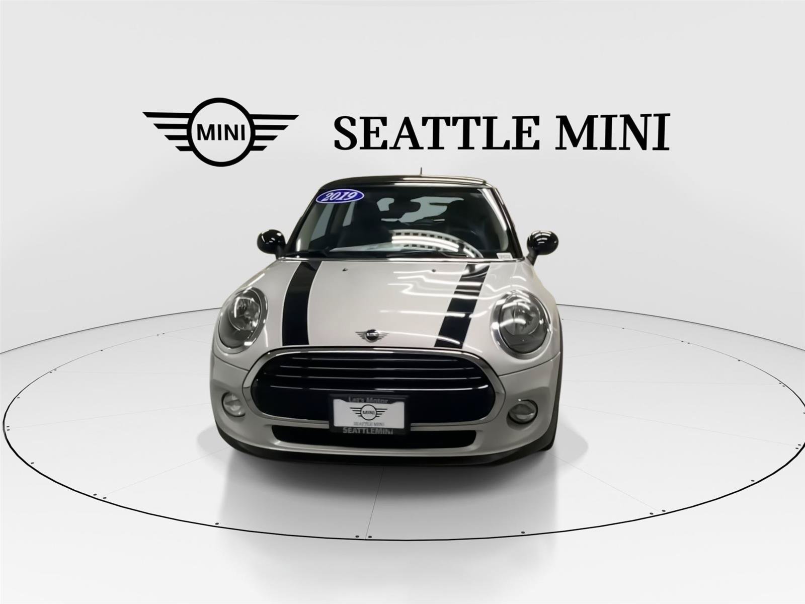 Used 2019 MINI Cooper 2-Door Hardtop FWD image 2