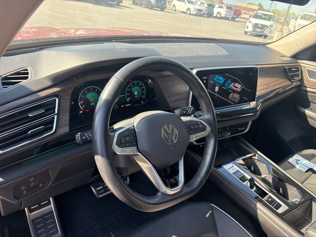 Used 2024 Volkswagen Atlas SEL Premium R-Line image 3