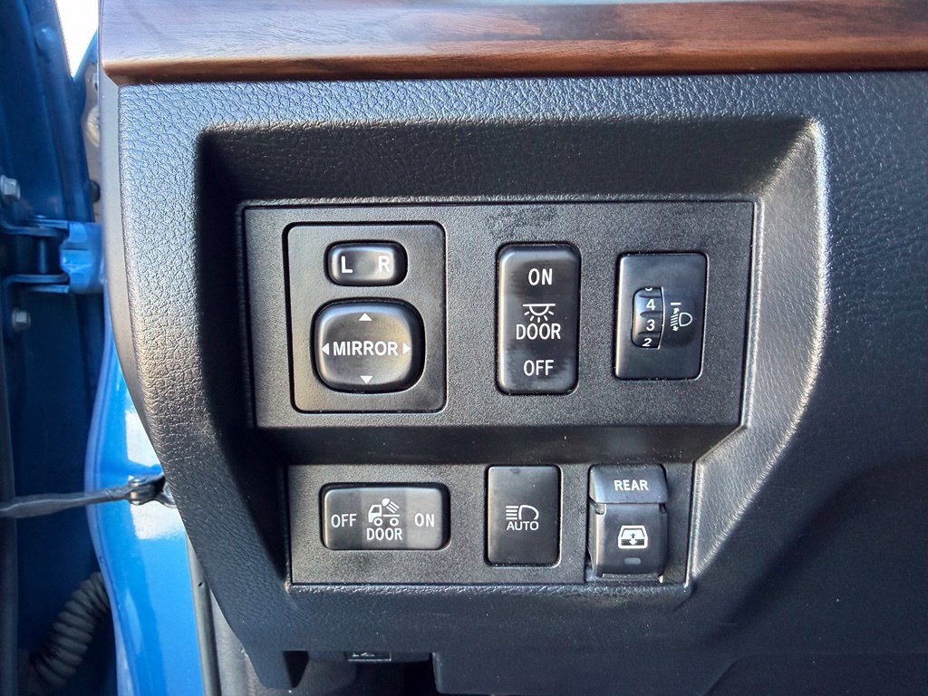 Used 2018 Toyota Tundra Limited w/ Limited Premium Package AWD/4WD image 23