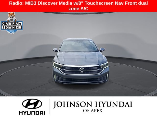 Used 2023 Volkswagen Jetta SEL image 3