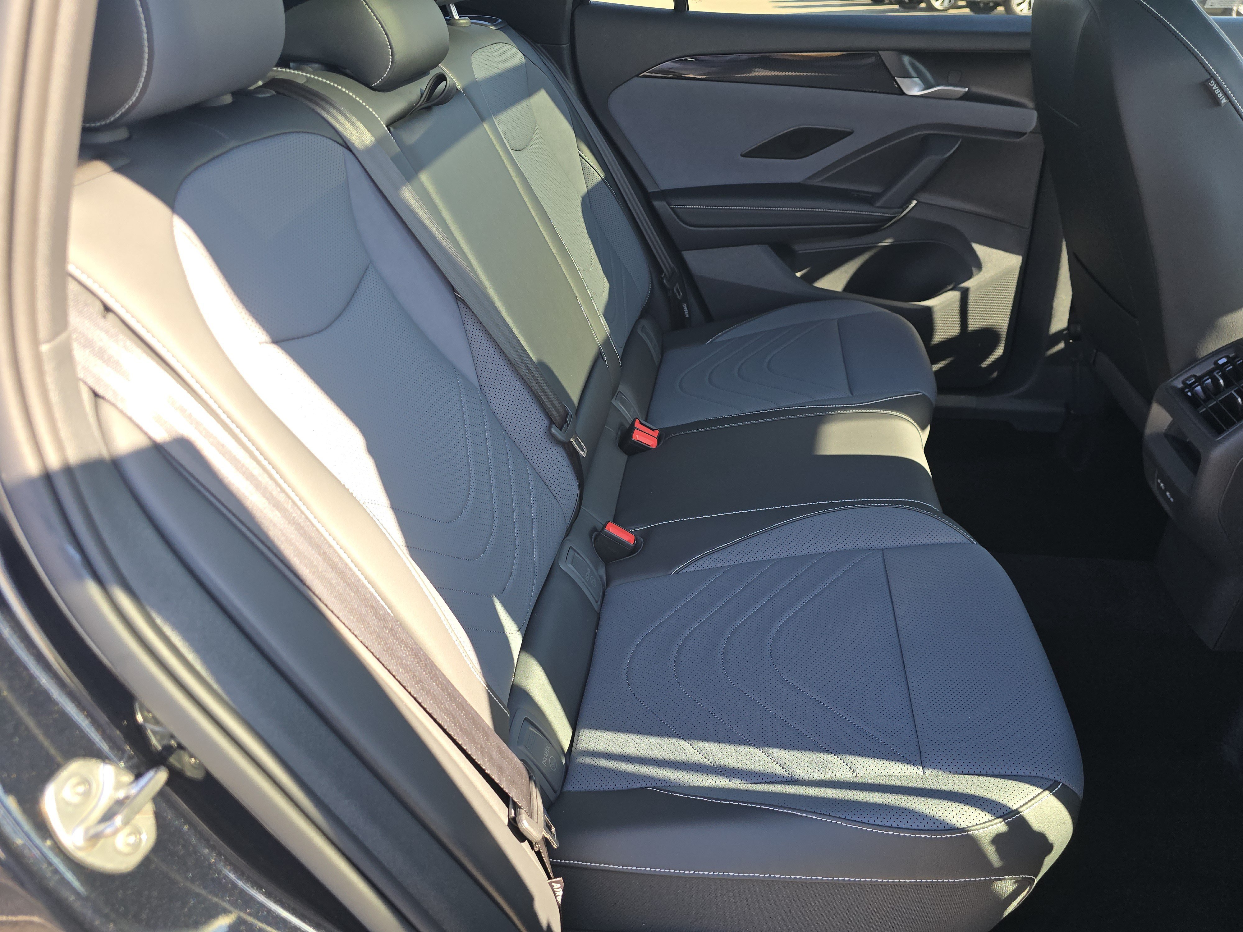 New 2026 Volkswagen Tiguan SE R-Line AWD/4WD image 17