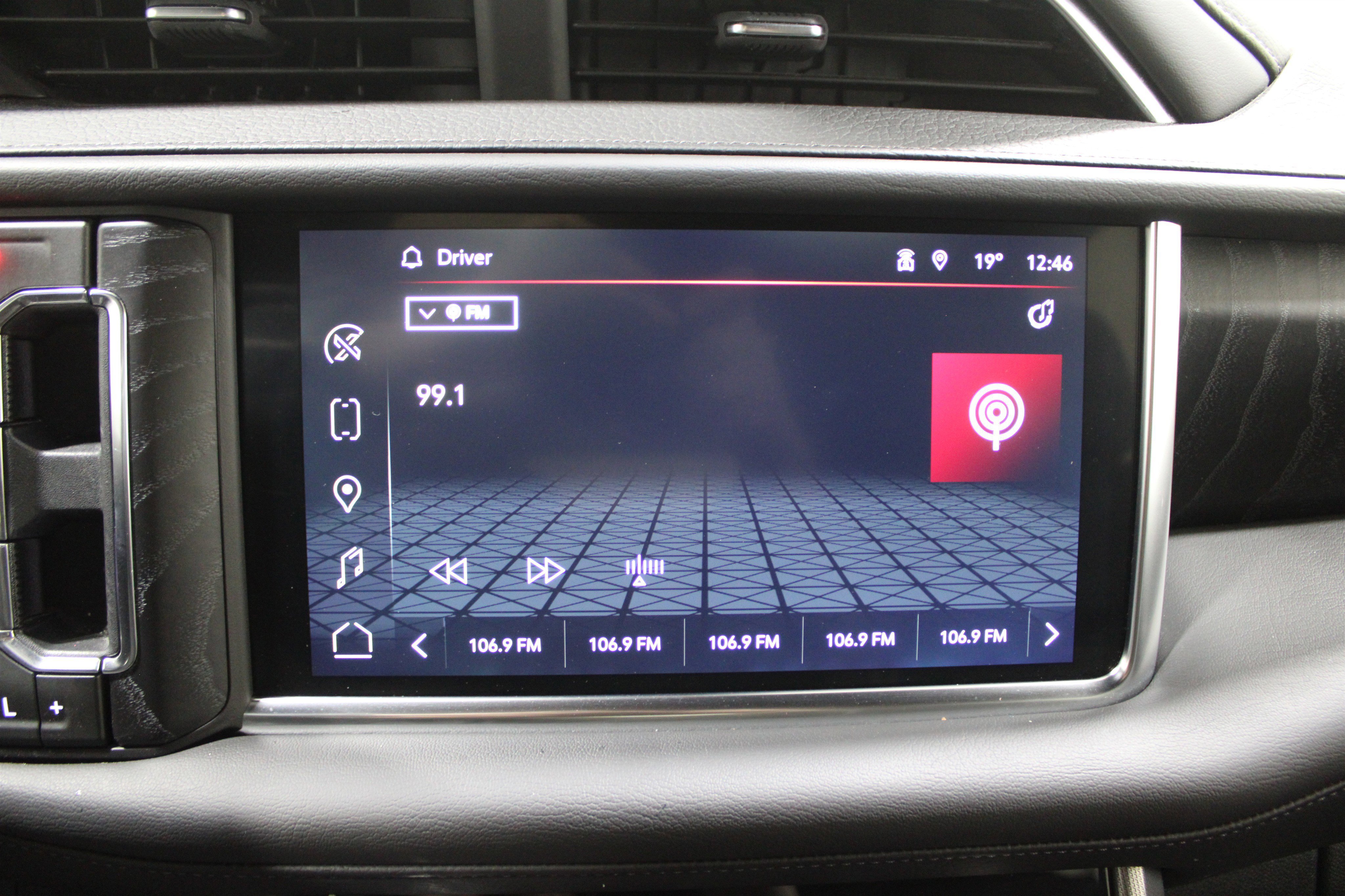 Used 2024 GMC Yukon Denali image 16