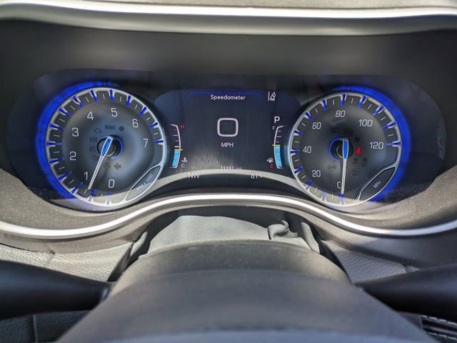 Used 2023 Chrysler Pacifica Touring-L FWD image 29