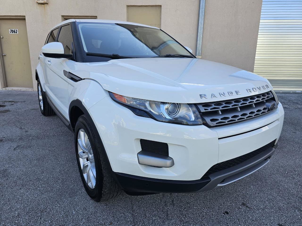 Used 2015 Land Rover Range Rover Evoque Pure AWD/4WD image 12