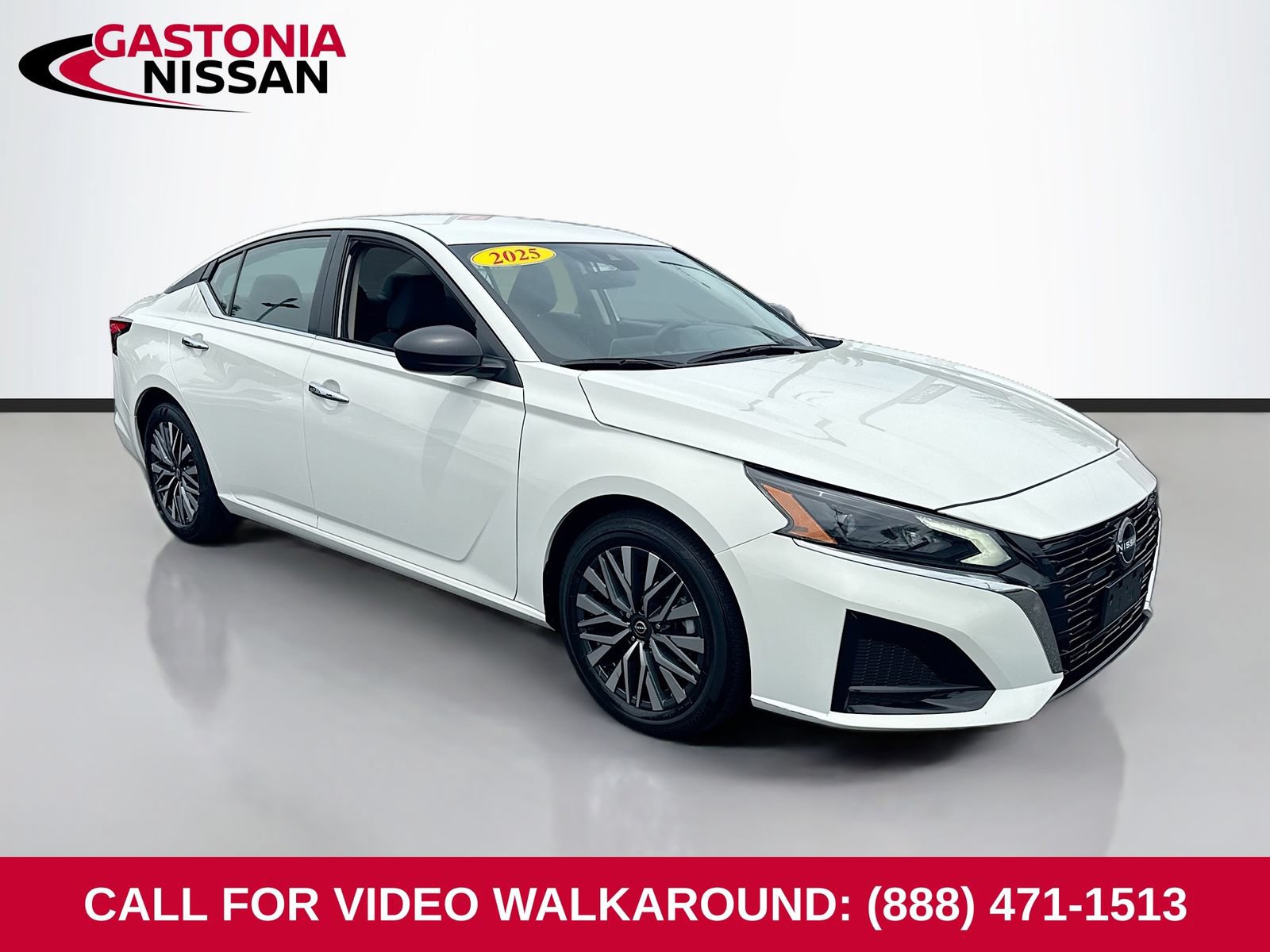 Used 2025 Nissan Altima 2.5 SV FWD image 1