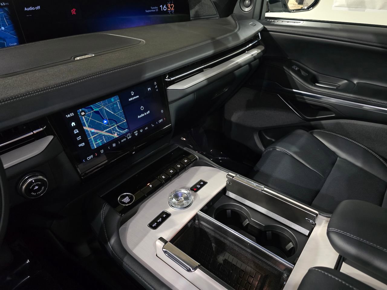 New 2025 Lincoln Navigator Reserve w/ Jet Appearance Package image 31