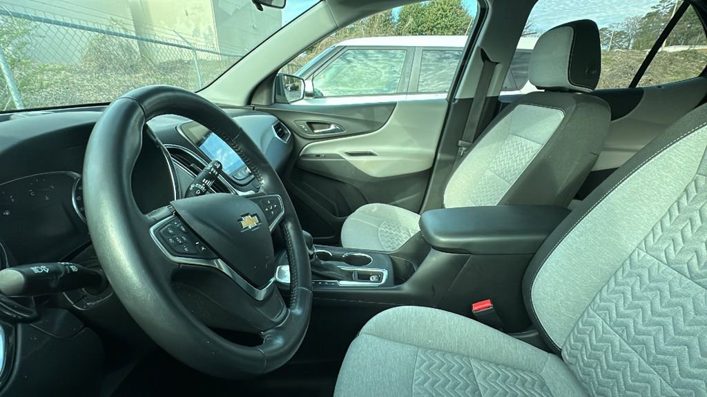 Used 2022 Chevrolet Equinox LT FWD image 3