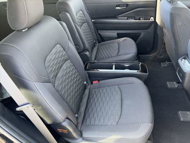 Used 2022 Nissan Pathfinder SV w/ SV Premium Package image 14