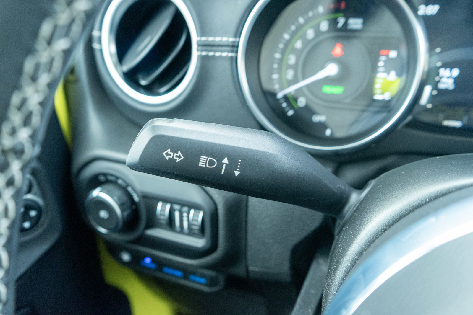 Used 2022 Jeep Wrangler Unlimited Sahara w/ Cold Weather Group image 25