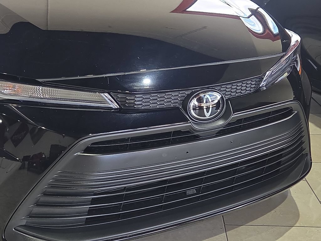 Certified 2025 Toyota Corolla LE FWD image 5