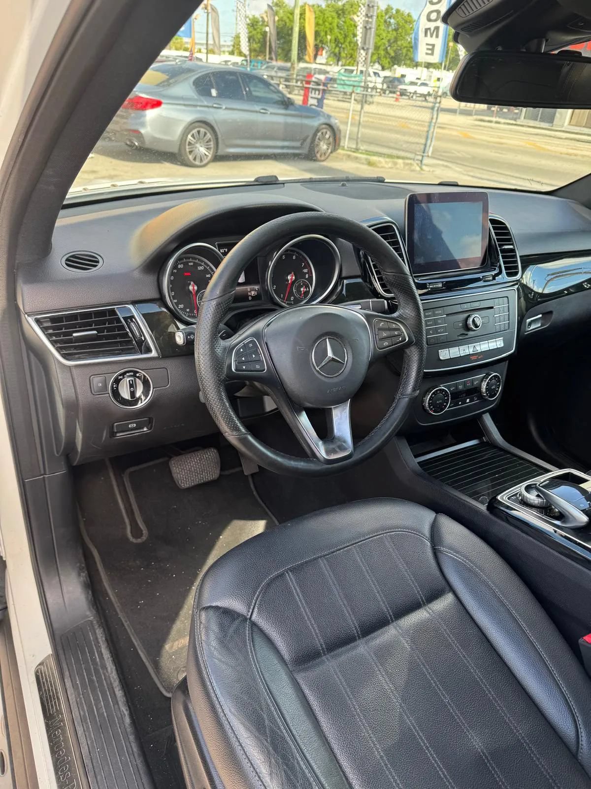 Used 2018 Mercedes-Benz GLE 350 w/ Premium 1 Package image 4