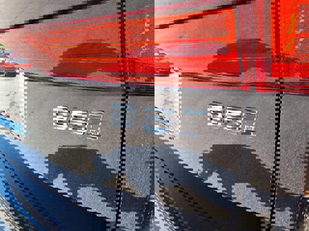 Certified 2023 Volvo XC60 B5 Core image 6