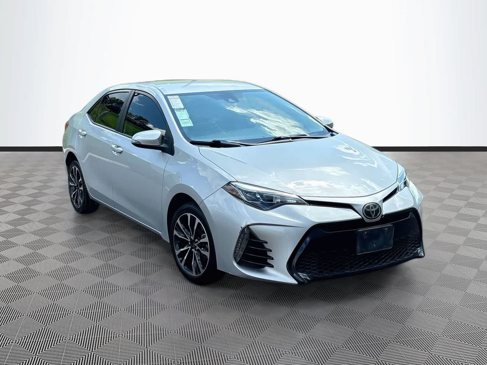 Used 2017 Toyota Corolla SE 50th Anniversary FWD image 3