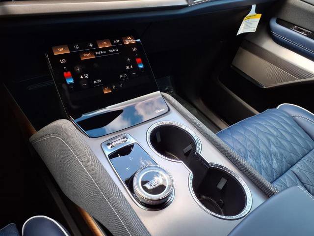 New 2026 Cadillac Vistiq Premium Luxury image 16