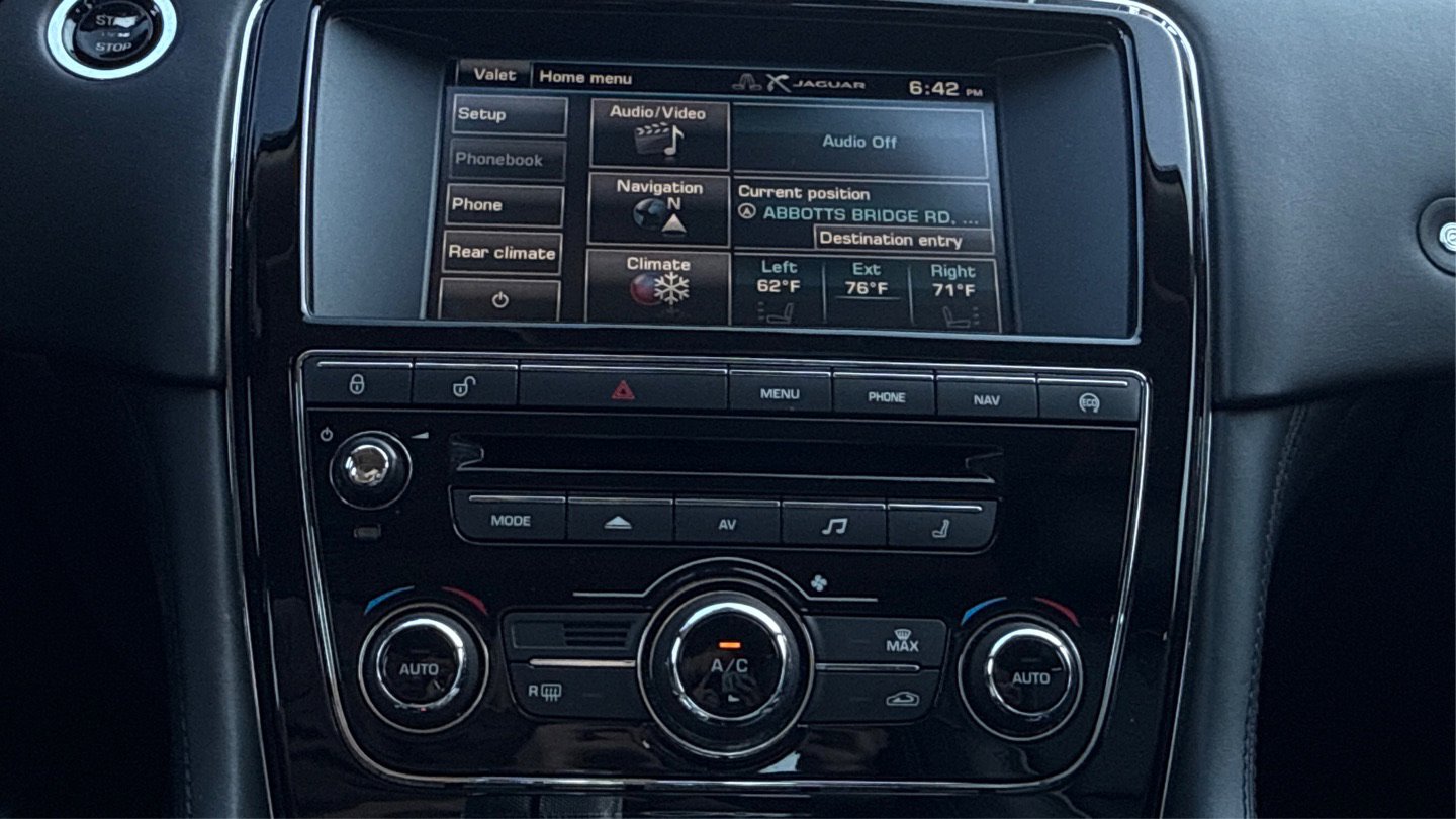 Used 2015 Jaguar XJ L Portfolio RWD image 20