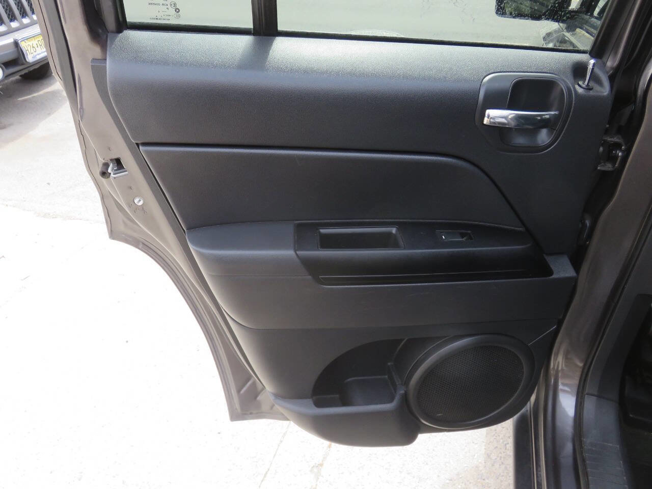 Used 2016 Jeep Patriot High Altitude image 28