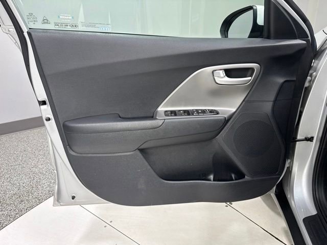 Used 2018 Kia Niro FE FWD image 8