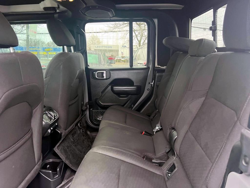 Certified 2022 Jeep Gladiator Sport AWD/4WD image 10