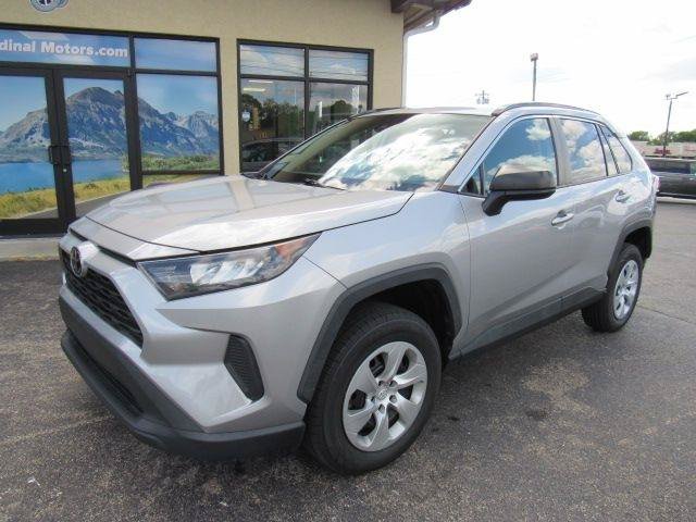 Used 2021 Toyota RAV4 LE AWD/4WD image 3