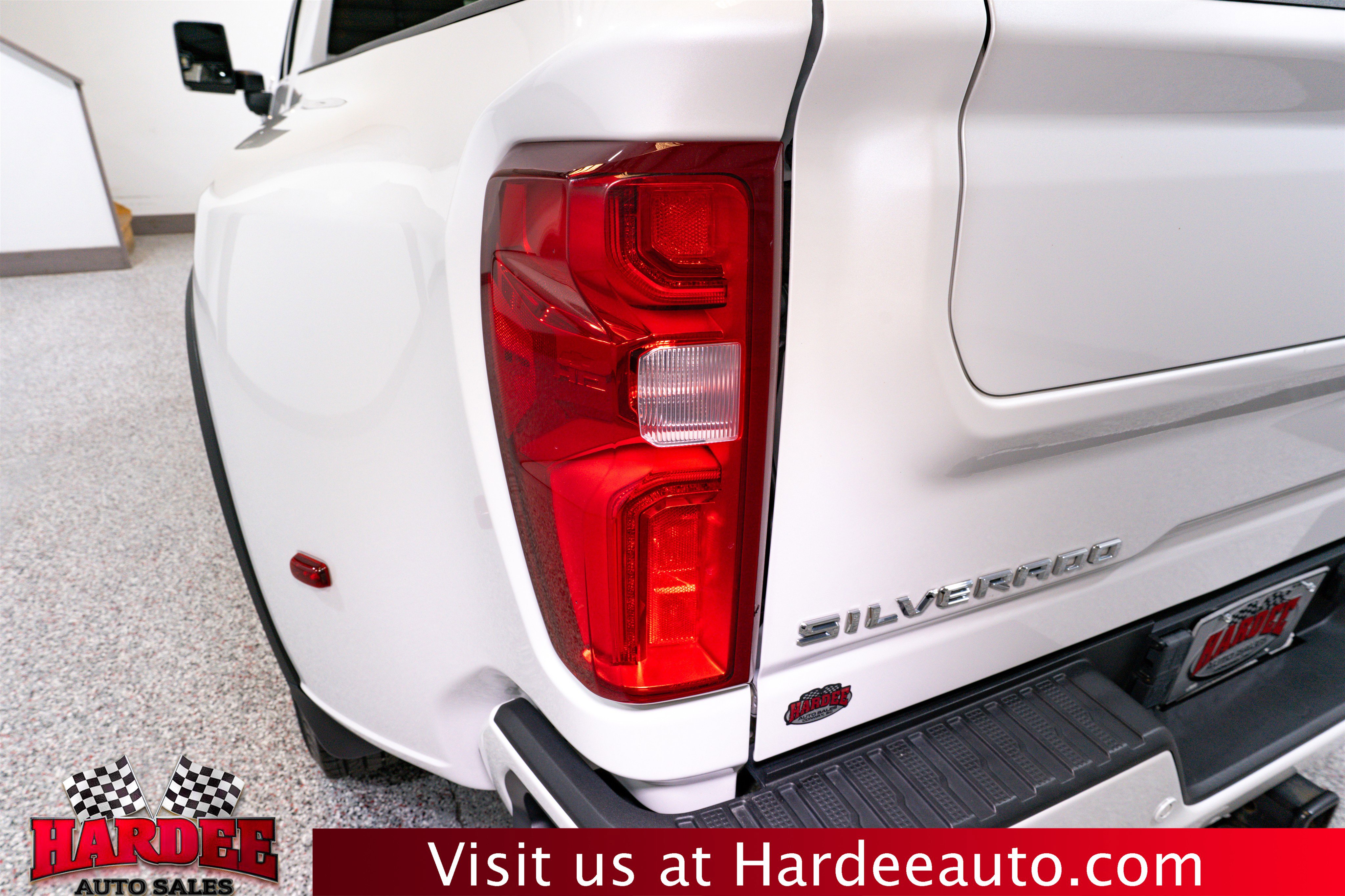 Used 2023 Chevrolet Silverado 3500 High Country image 9