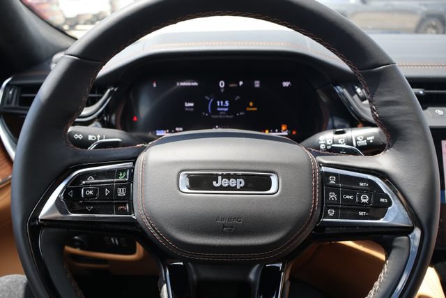 New 2026 Jeep Grand Cherokee L Summit w/ Obsidian Package AWD/4WD image 18