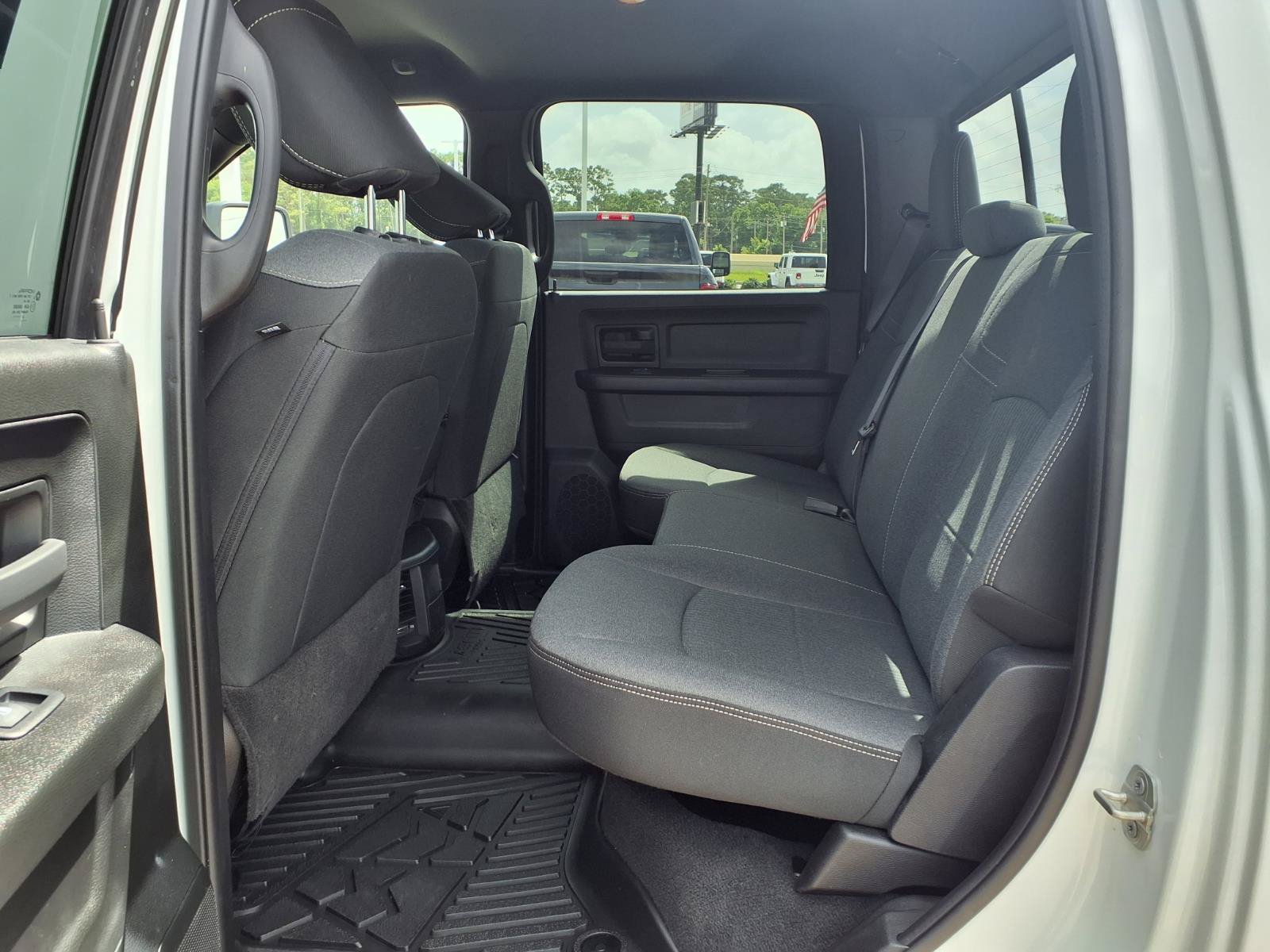 Used 2024 RAM 3500 Tradesman w/ Chrome Appearance Group AWD/4WD image 10