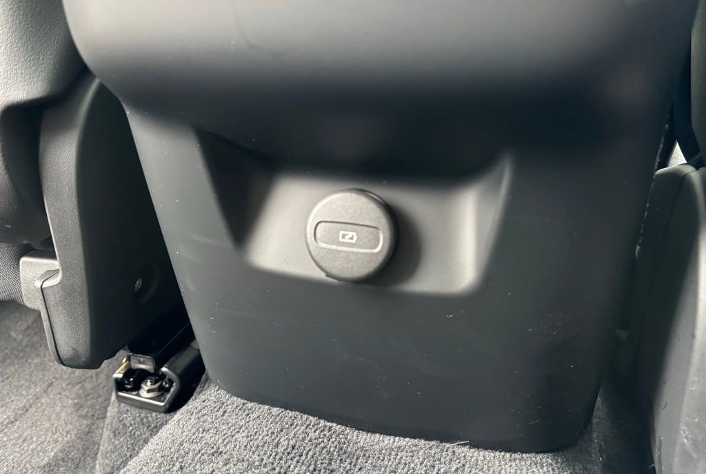 Certified 2026 Volvo XC60 B5 Plus w/ Protection Package Premier image 24