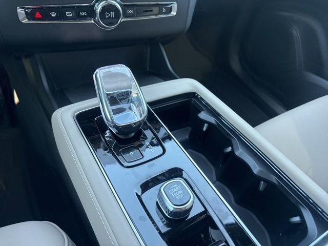 New 2026 Volvo XC90 B5 Plus w/ Protection Package AWD/4WD image 25