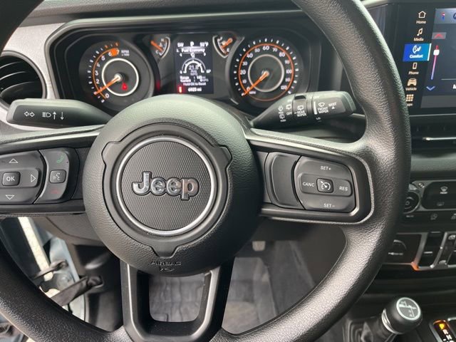 Used 2025 Jeep Wrangler Sport image 18