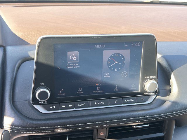 Used 2023 Nissan Rogue SV w/ SV Premium B Package image 13