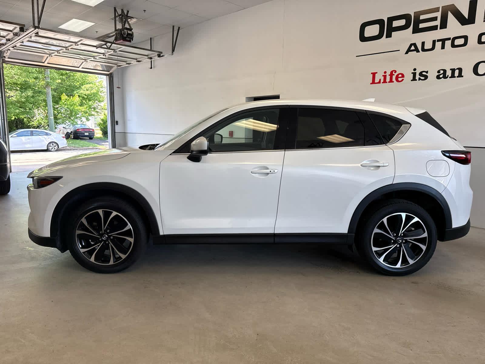 Certified 2023 MAZDA CX-5 AWD 2.5 S w/ Premium Package image 4
