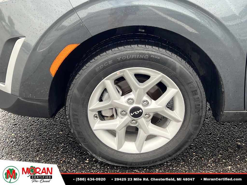 Used 2025 Kia Soul LX w/ LX Technology Package FWD image 9