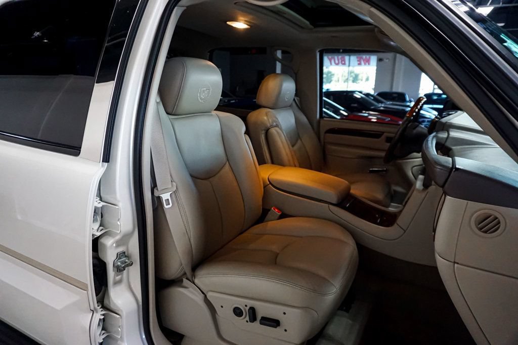 Used 2004 Cadillac Escalade EXT AWD/4WD image 21