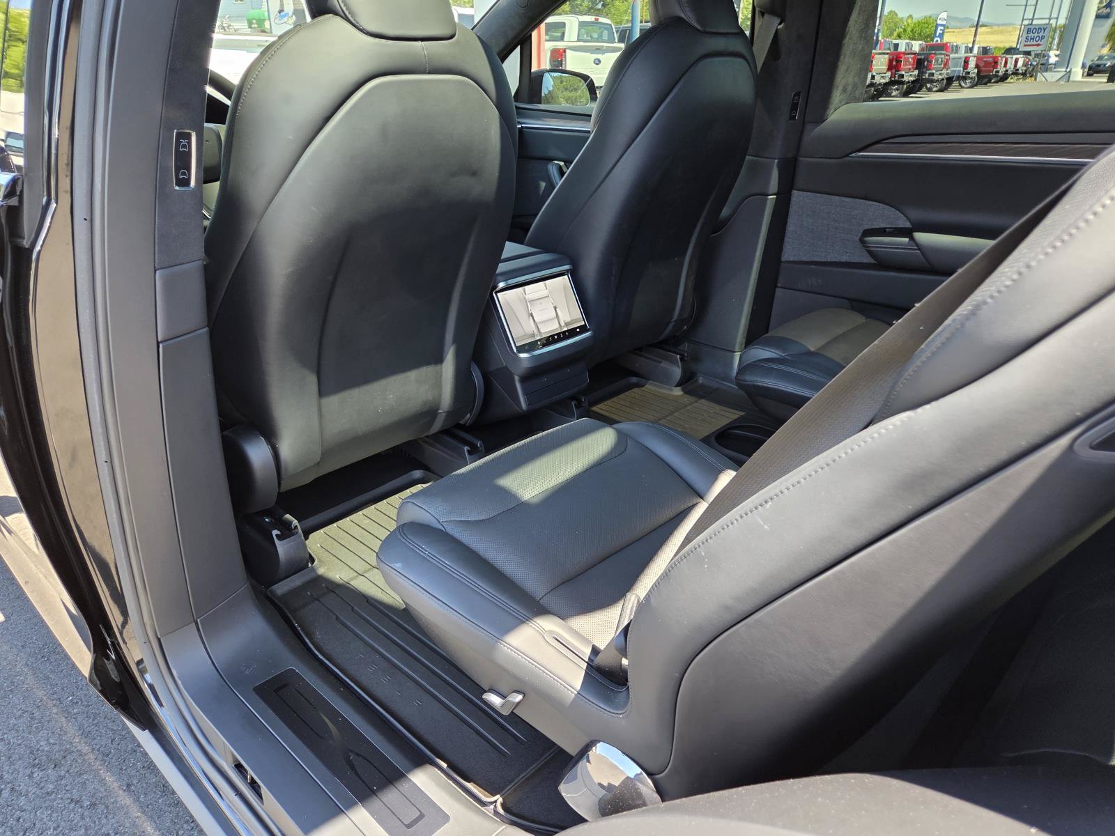 Used 2025 Tesla Model X AWD/4WD image 14