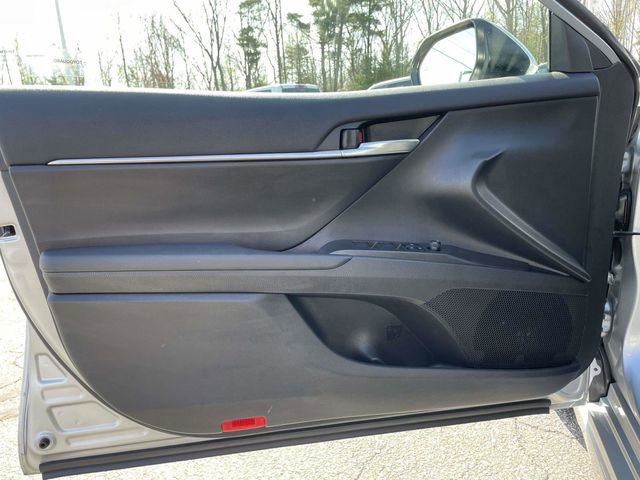 Used 2024 Toyota Camry SE w/ Convenience Package image 16