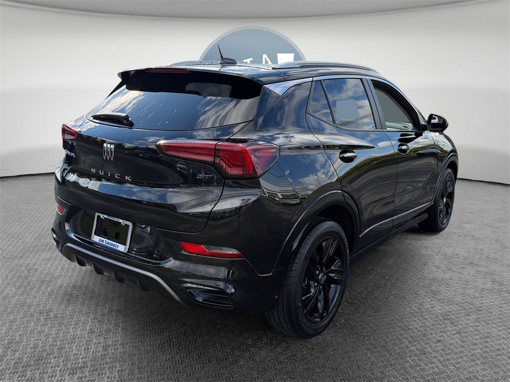 Used 2024 Buick Encore GX Sport Touring image 3