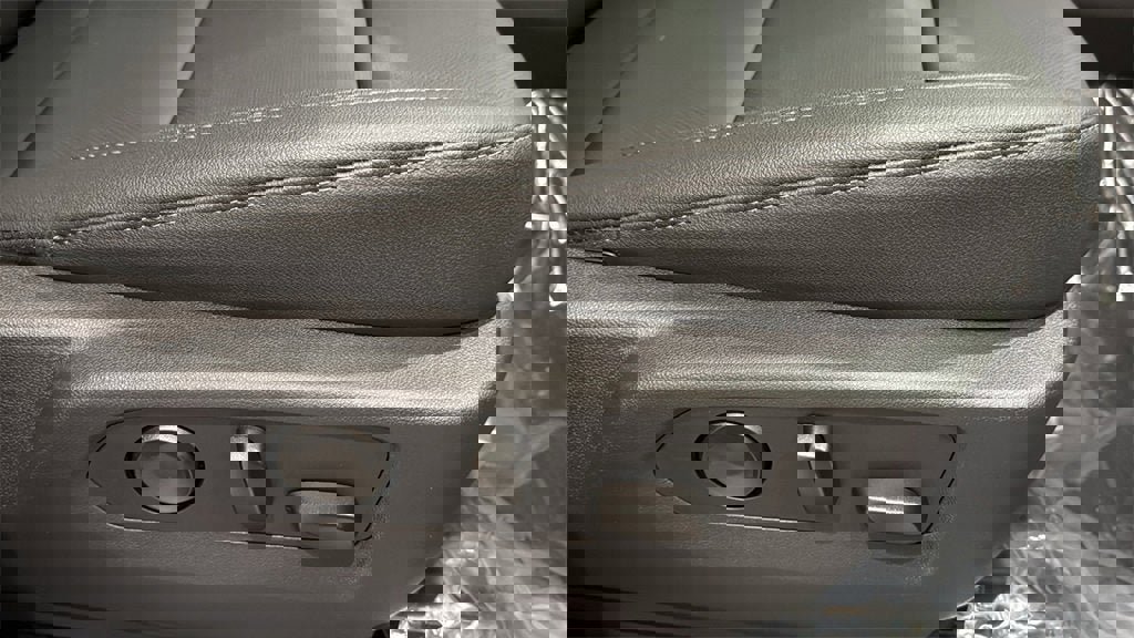 New 2026 GMC Sierra 3500 SLT w/ SLT Premium Package image 13