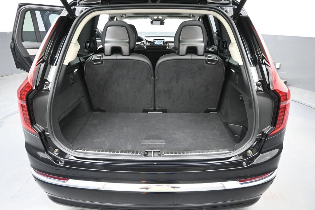 Used 2025 Volvo XC90 B5 Ultra AWD/4WD image 17