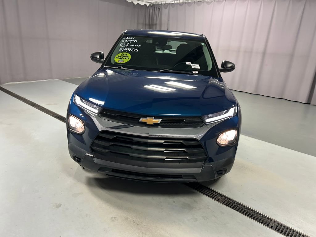 Used 2021 Chevrolet TrailBlazer LS image 2
