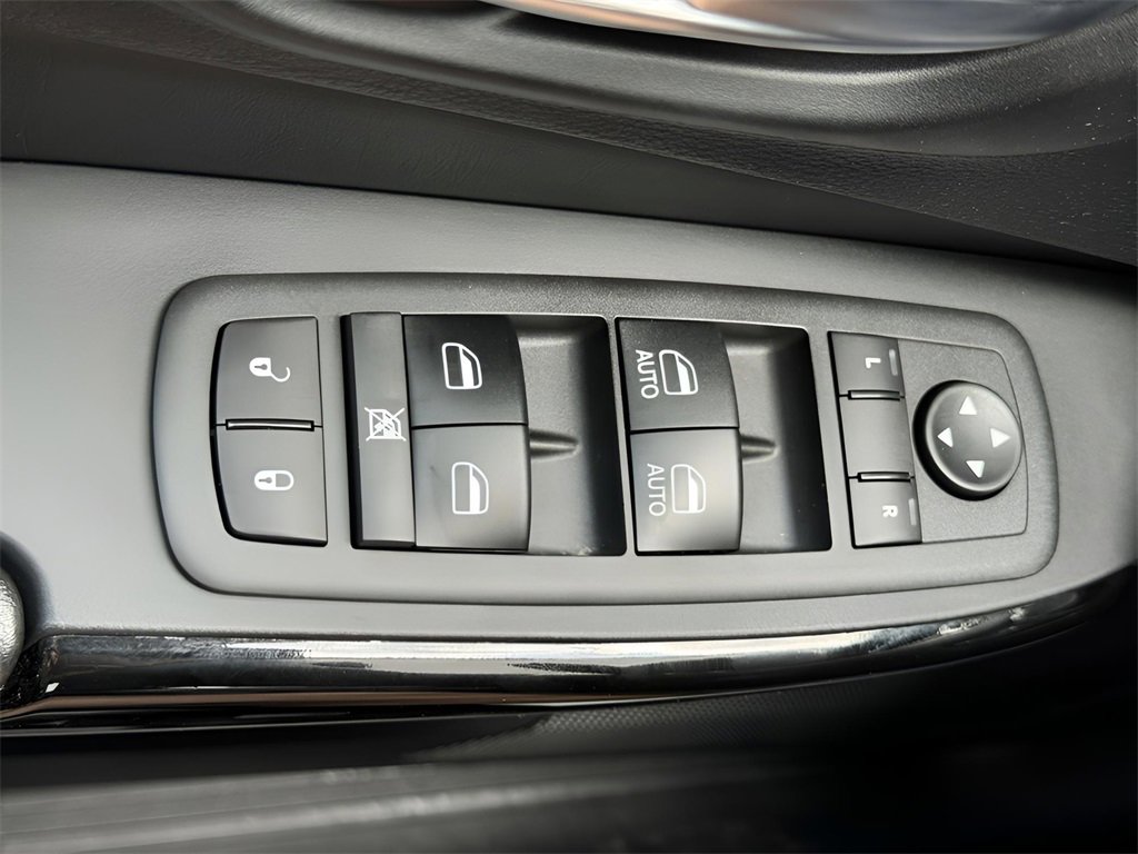 Certified 2021 Jeep Cherokee Latitude Plus image 24