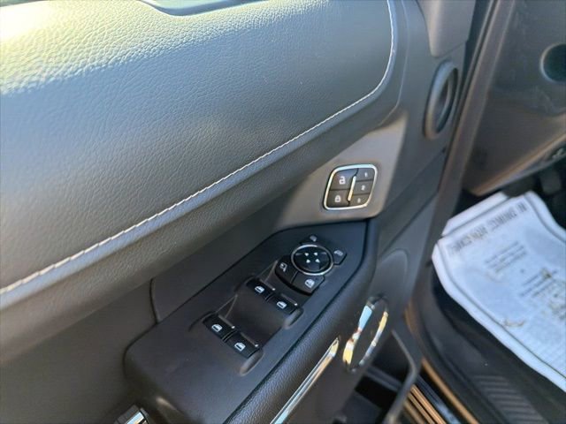 Used 2024 Ford Expedition XLT image 25
