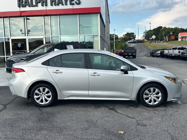 Used 2026 Toyota Corolla LE FWD image 2